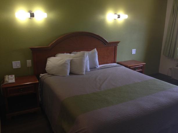 Imagen de la habitación del Hotel Red Carpet Inn New Brunswick. Foto 5