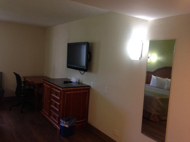 Imagen de la habitación del Hotel Red Carpet Inn New Brunswick. Foto 11
