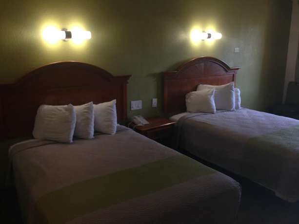 Imagen de la habitación del Hotel Red Carpet Inn New Brunswick. Foto 12