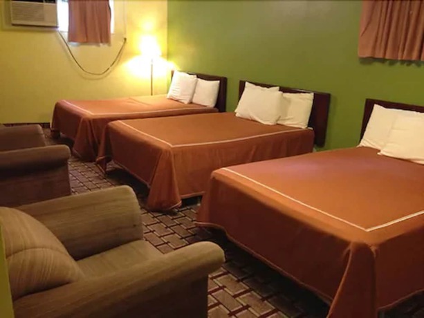 Imagen de la habitación del Hotel Red Carpet Inn Niagara Falls. Foto 6