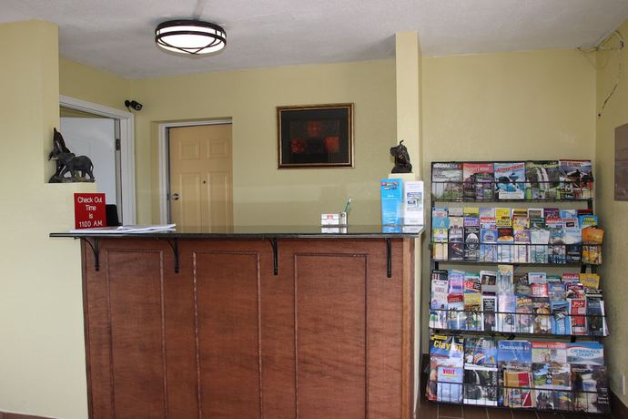 Imagen de los interiores del Hotel Red Carpet Inn Niagara Falls. Foto 19