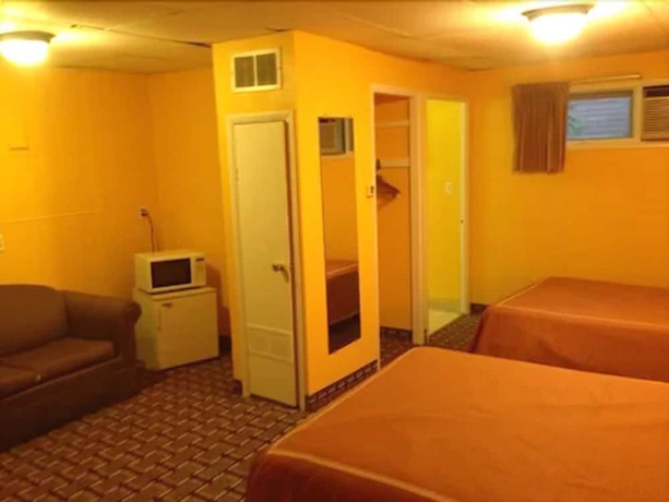 Imagen de la habitación del Hotel Red Carpet Inn Niagara Falls. Foto 10