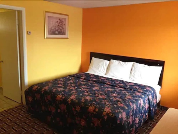 Imagen de la habitación del Hotel Red Carpet Inn Niagara Falls. Foto 12