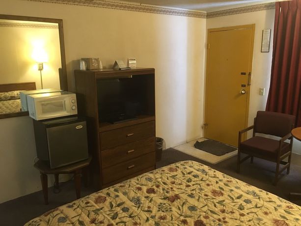 Imagen de la habitación del Hotel Red Carpet Inn, North East . Foto 4