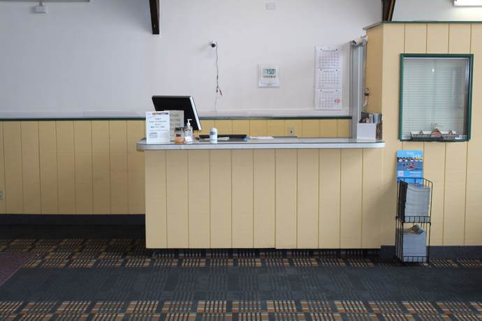 Imagen de los interiores del Hotel Red Carpet Inn, North East . Foto 19