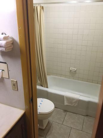 Imagen de la habitación del Hotel Red Carpet Inn, North East . Foto 12