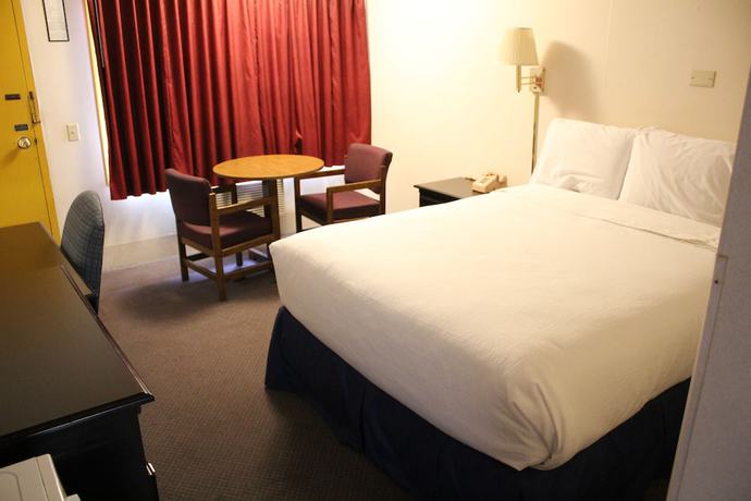 Imagen de la habitación del Hotel Red Carpet Inn, North East . Foto 14