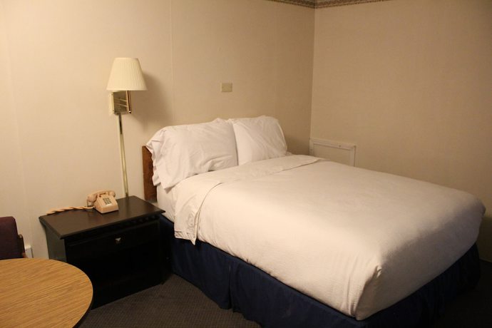 Imagen de la habitación del Hotel Red Carpet Inn, North East . Foto 17