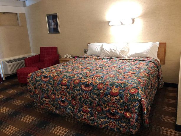 Imagen de la habitación del Hotel Red Carpet Inn North Syracuse. Foto 3