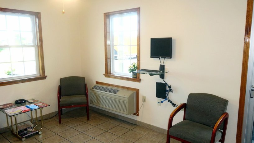 Imagen de los interiores del Hotel Red Carpet Inn North Syracuse. Foto 19
