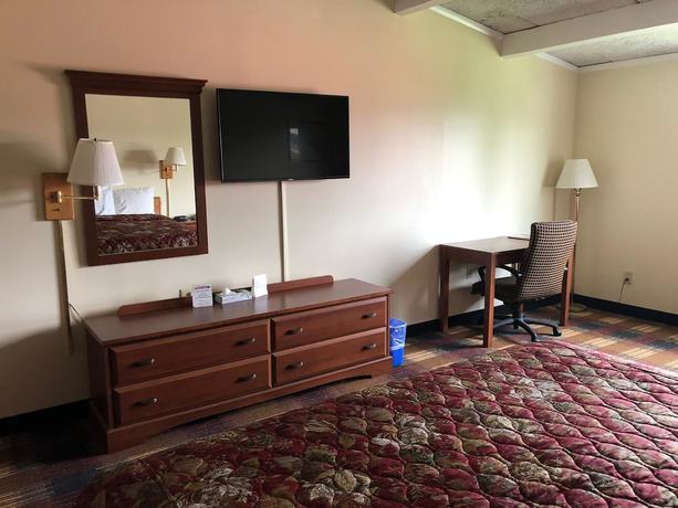 Imagen de la habitación del Hotel Red Carpet Inn North Syracuse. Foto 7