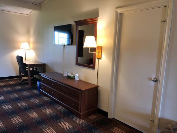Imagen de la habitación del Hotel Red Carpet Inn North Syracuse. Foto 13