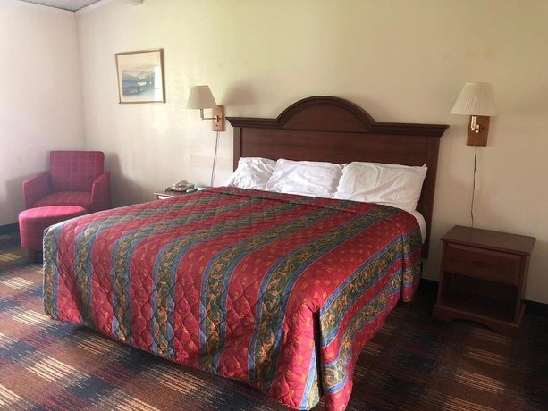 Imagen de la habitación del Hotel Red Carpet Inn North Syracuse. Foto 15