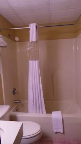 Imagen de la habitación del Hotel Red Carpet Inn Orchard Park - Buffalo, NY. Foto 7