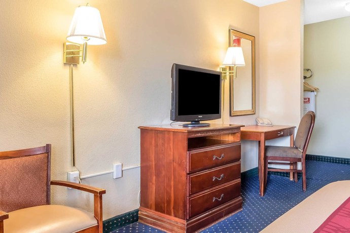 Imagen de la habitación del Hotel Red Carpet Inn Philadelphia Airport. Foto 4