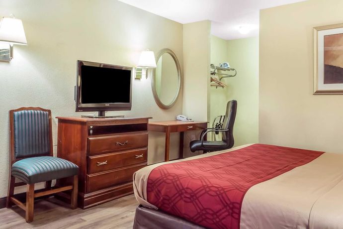Imagen de la habitación del Hotel Red Carpet Inn Philadelphia Airport. Foto 6