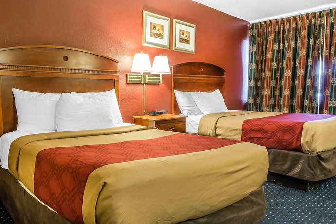 Imagen de la habitación del Hotel Red Carpet Inn Philadelphia Airport. Foto 9