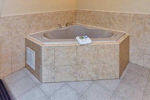 Imagen de la habitación del Hotel Red Carpet Inn, Stamford Centro. Foto 4