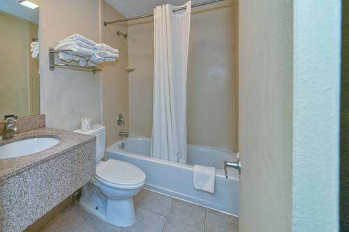 Imagen de la habitación del Hotel Red Carpet Inn, Stamford Centro. Foto 11