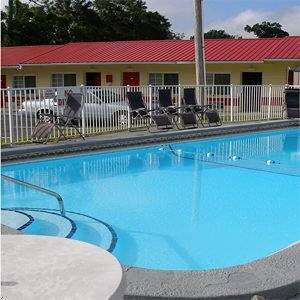 Imagen general del Hotel Red Carpet Inn Starke. Foto 2