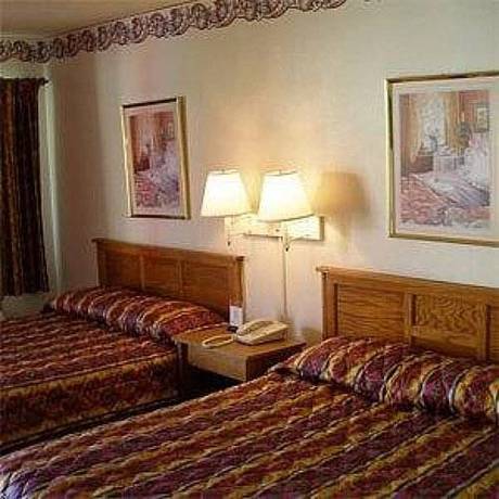 Imagen de la habitación del Hotel Red Carpet Inn Starke. Foto 4