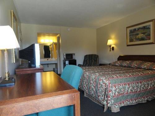 Imagen de la habitación del Hotel Red Carpet Inn Terre Haute. Foto 5