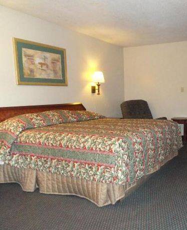 Imagen de la habitación del Hotel Red Carpet Inn Terre Haute. Foto 8