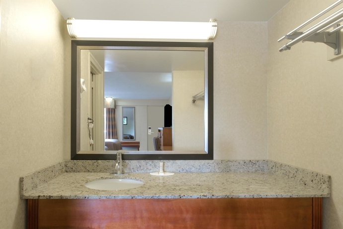 Imagen de la habitación del Hotel Red Carpet Inn Washington Dc. Foto 10