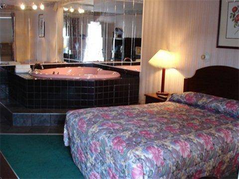 Imagen de la habitación del Hotel Red Carpet Inn West Springfield. Foto 1