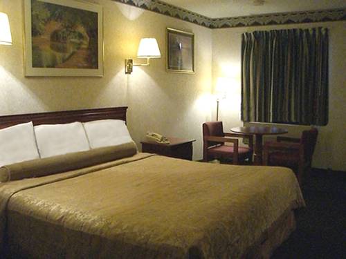 Imagen de la habitación del Hotel Red Carpet Inn Williamstown. Foto 2