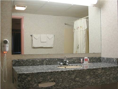 Imagen de la habitación del Hotel Red Carpet Inn Williamstown. Foto 5