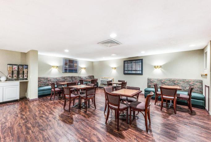 Imagen general del Hotel Red Carpet Inn & Suites Hazelton. Foto 7