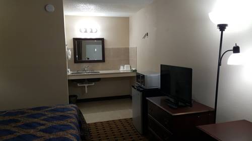 Imagen de la habitación del Hotel Red Carpet Inn and Suites, Kinston. Foto 1