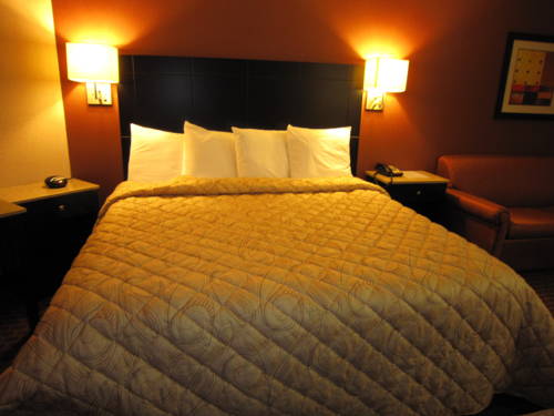 Imagen de la habitación del Hotel Red Carpet Inn and Suites Monmouth Jtc. Foto 2