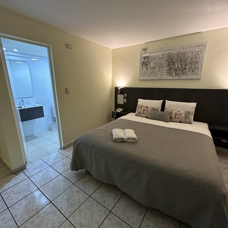 Imagen de la habitación del Hotel Red Centric Santiago. Foto 2