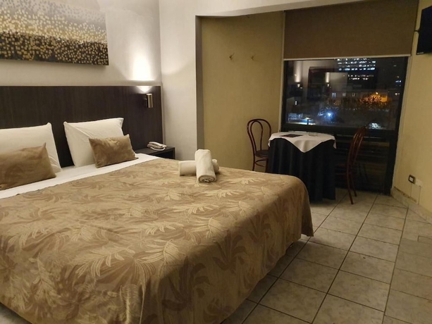Imagen de la habitación del Hotel Red Centric Santiago. Foto 5