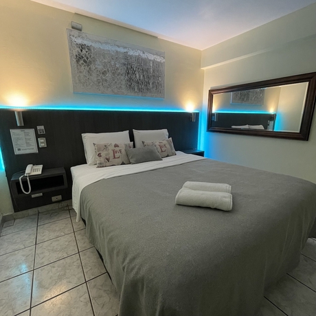Imagen de la habitación del Hotel Red Centric Santiago. Foto 14