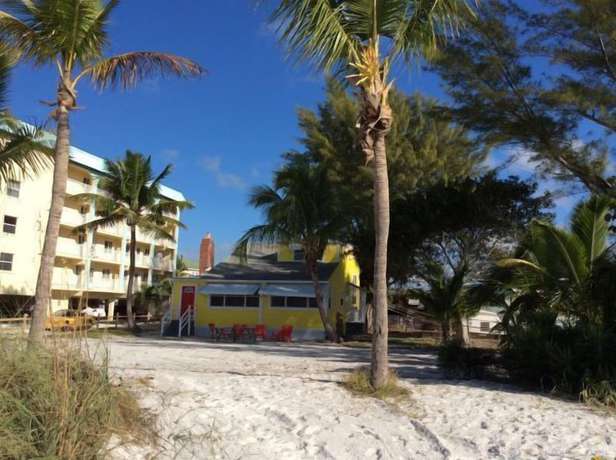 Imagen de los exteriores del Hotel Red Coconut RV Park. Foto 11