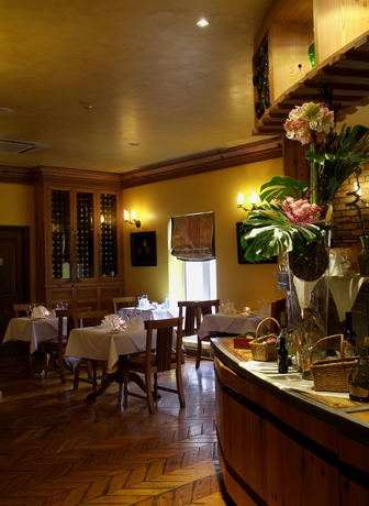 Imagen del bar/restaurante del Hotel Red Cow Moran. Foto 3