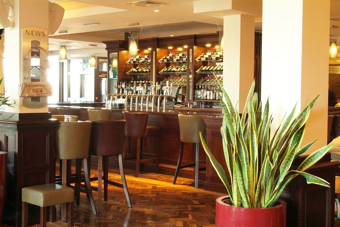 Imagen del bar/restaurante del Hotel Red Cow Moran. Foto 6