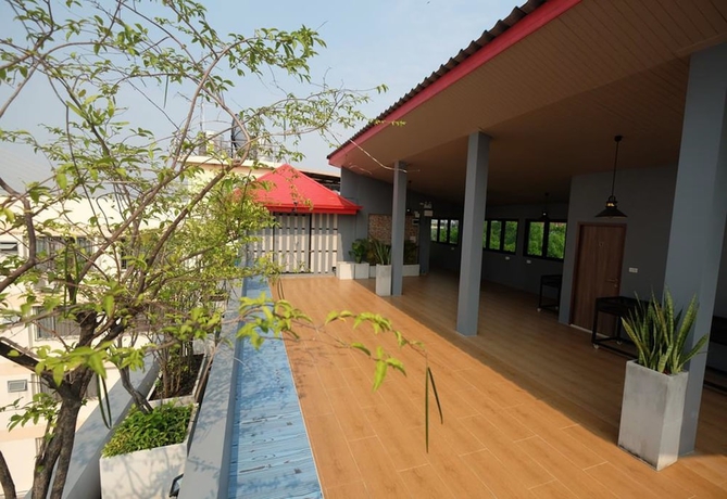 Imagen de los exteriores del Hotel Red Door. Foto 14