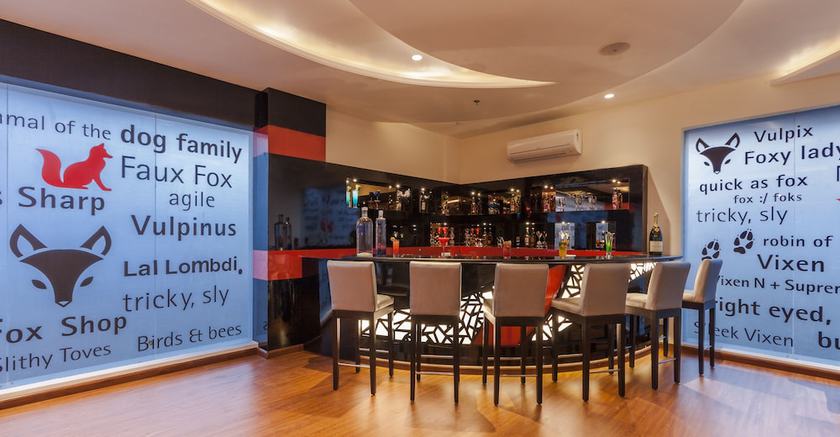 Imagen del bar/restaurante del Hotel Red Fox Alwar. Foto 2