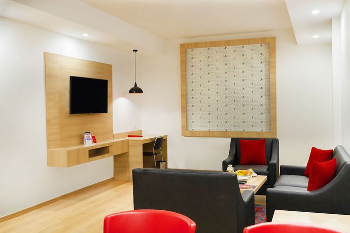 Imagen de la habitación del Hotel Red Fox Dehradun. Foto 8