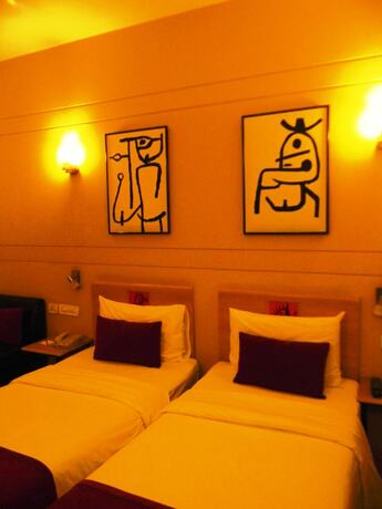 Imagen de la habitación del Hotel Red Fox, East Delhi. Foto 21