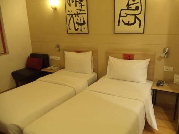 Imagen de la habitación del Hotel Red Fox, East Delhi. Foto 24