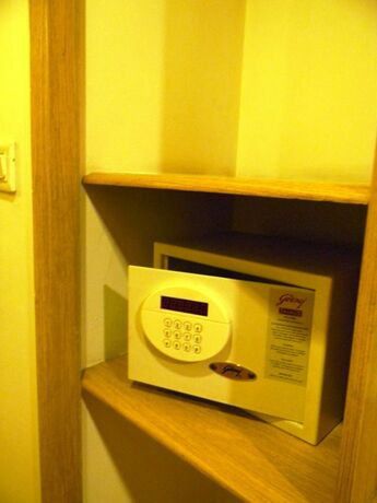 Imagen de la habitación del Hotel Red Fox, East Delhi. Foto 27