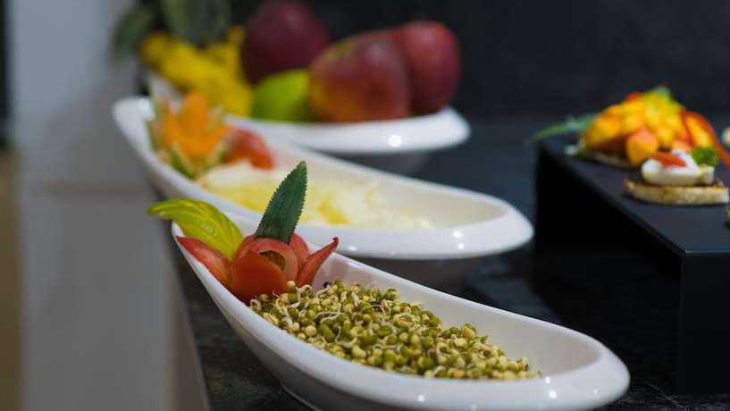 Imagen del bar/restaurante del Hotel Red Fox - Tiruchirappalli. Foto 7