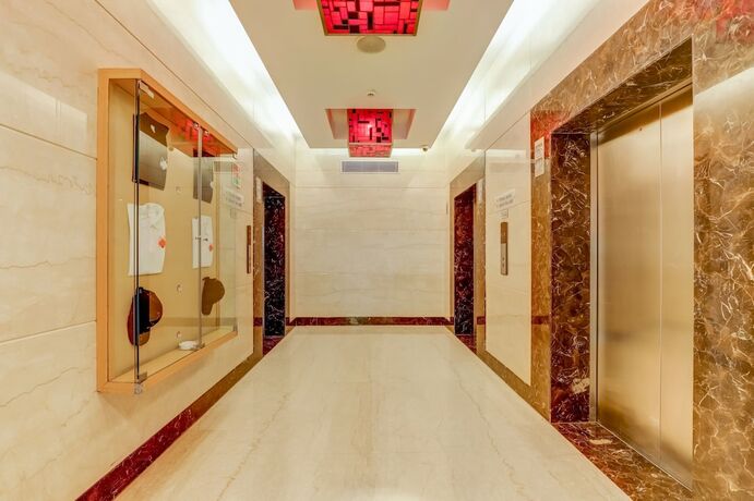 Imagen de los interiores del Hotel Red Fox by Lemon Tree Hotels, Delhi Airport. Foto 18