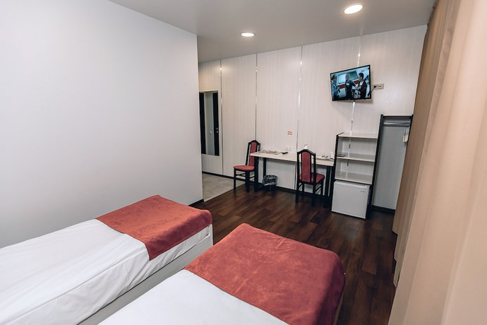 Imagen de la habitación del Hotel Red Fox in the center. Foto 2