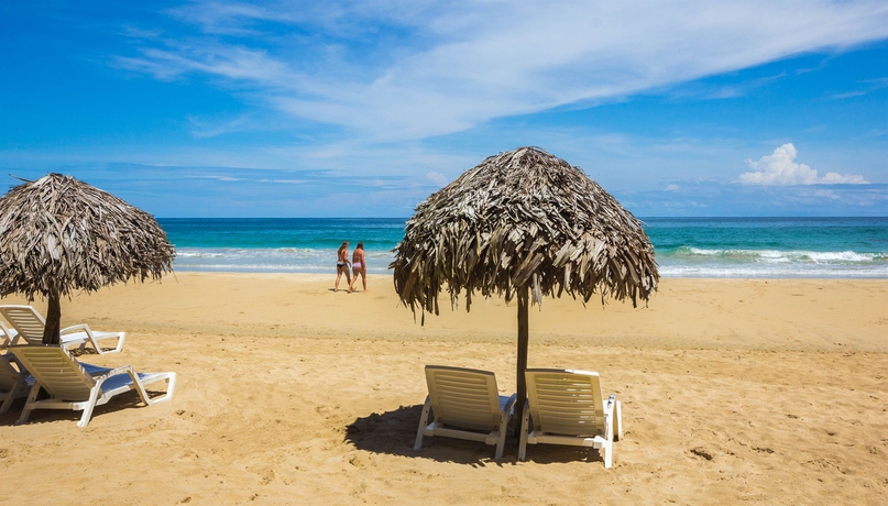 Imagen de los exteriores del Hotel Red Frog Beach Island Resort. Foto 11